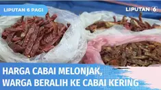 Harga cabai yang terus melonjak tak urung membuat masyarakat mengeluh. Untuk menyiasati, seorang pemilik warung di Surabaya menjual cabai hasil kebun miliknya dalam kemasan kecil. Cabai yang dijual Rp 2000 per bungkus disambut baik pembeli.