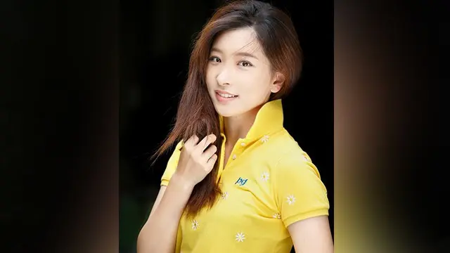 Wanita Cantik Ini Bikin Heboh Jagat Maya