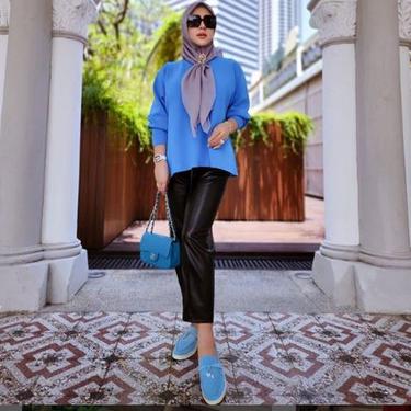Syahrini dengan hijab modis dan stylish