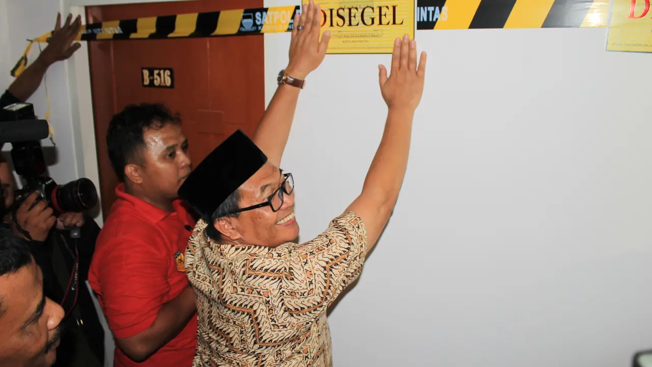 Senyum Wakil Walkot Bandung Saat Segel Rusunawa di Tebing