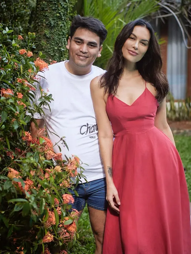 Sophia Latjuba dan Juno Aljoa