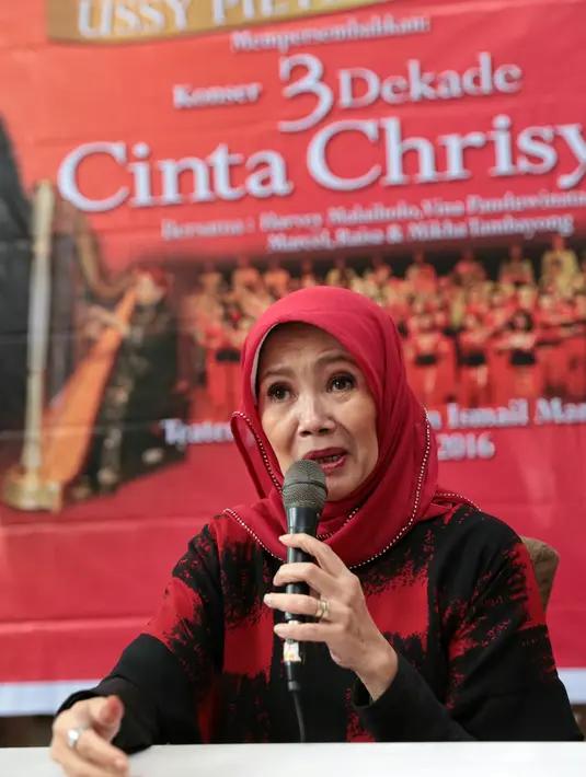 Damayanti Noer, istri mendiang Chrisye, mengaku kaget saat dirinya di kontak. Akan diadakan pertunjukan lagu-lagu Chrisye dengan banyak paduan suara. (Adrian Putra/Bintang.com)