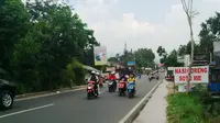 Arus lalu lintas di Jalur Puncak, Bogor, Jawa Barat, lancar pada Lebaran 2015. (Liputan6.com/Bima Firmansyah)