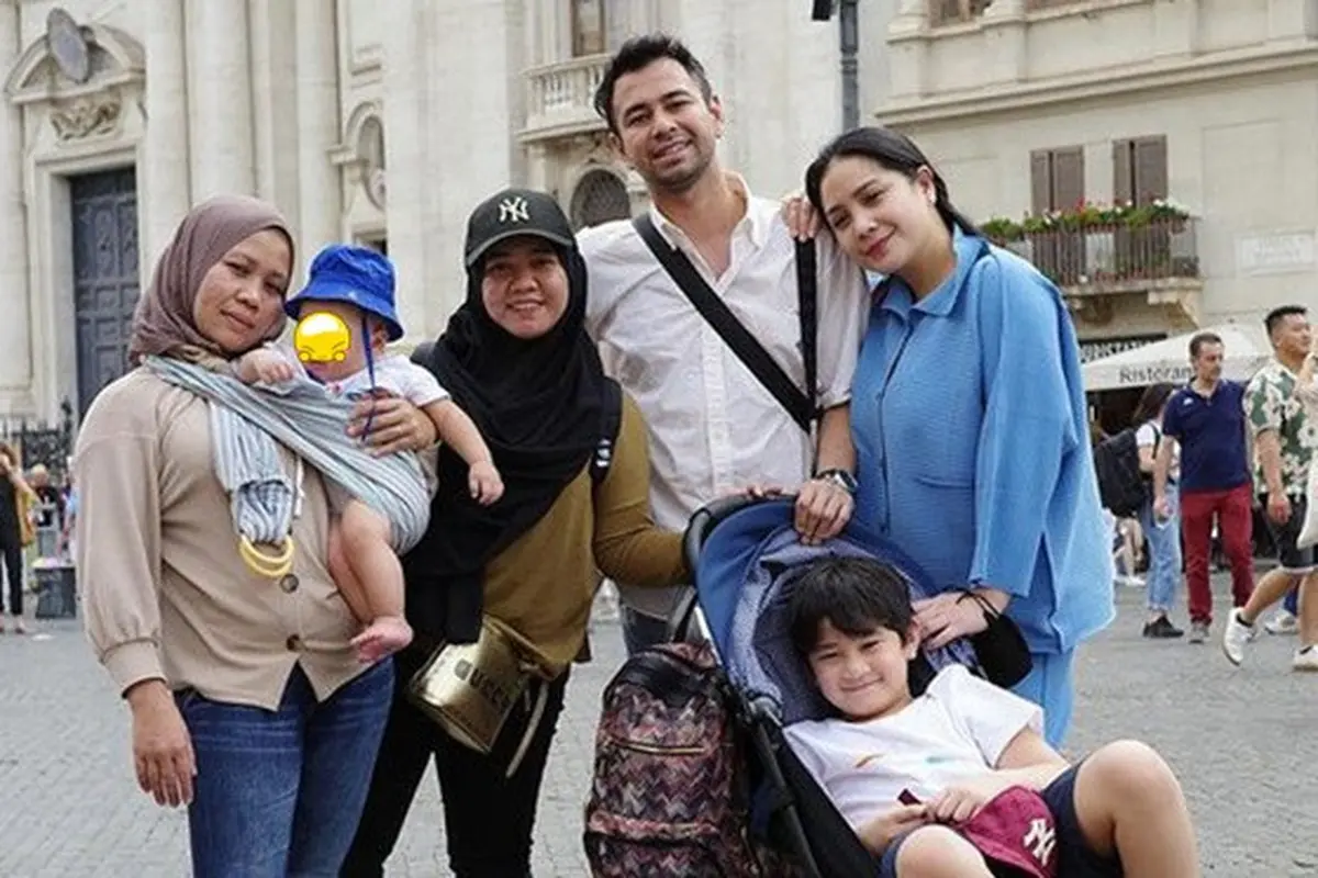 Diboyong ke Italia, Ini 6 Potret Rini Pengasuh Rayyanza Tetap Berpenampilan Sederhana