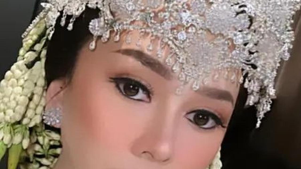 Cantiknya Kebangetan, Potret Aura Kasih Tampil Anggun Dalam Balutan Busana Pengantin Sunda - Netizen Auto Terpana