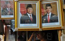 FOTO: Penampakan Bingkai Foto Presiden dan Wapres Bergambar Prabowo-Gibran Bertebaran di Pasaran Setelah MK Resmi Menolak Gugatan Pilpres