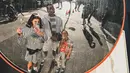 Tak hanya untuk operasi, Jessica Iskandar dan keluarga kecilnya juga sempat berjalan-jalan di Korea Selatan.[Instagram/inijedar]