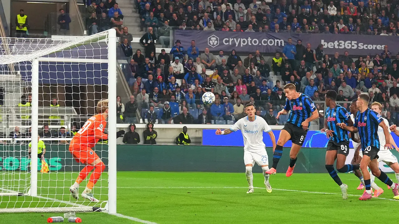 Mario Pasalic mencetak gol di laga Atalanta vs Club Brugge di matchday 2 league phase Liga Champions 2025/2026 di Gewiss Stadium, Selasa (30/09/2025) dini hari WIB. (Spada/LaPresse via AP)
