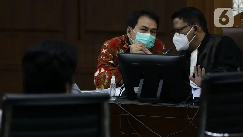 Sidang Azis Syamsuddin Simak Keterangan Saksi-Saksi