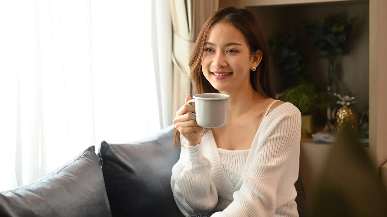 wanita oktober tersenyum kalimat