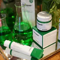 Centella Asiatica menjadi salah satu kandungan kuat yang mampu mengtasi masalah kulit. (Foto: Dr.Jart+)