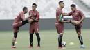 Pemain Persija Jakarta saat latihan jelang laga perdana Liga 1 di SUGBK, Jakarta, Kamis (22/3/2018). Persija akan berhadapan dengan Bhayangkara FC. (Bola.com/M Iqbal Ichsan)