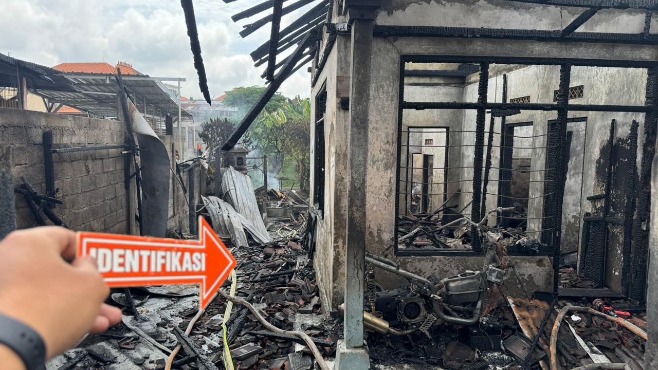 Memasak Pakai Kayu, Rumah di Denpasar Terbakar dan 2 Motor Ikut Hangus