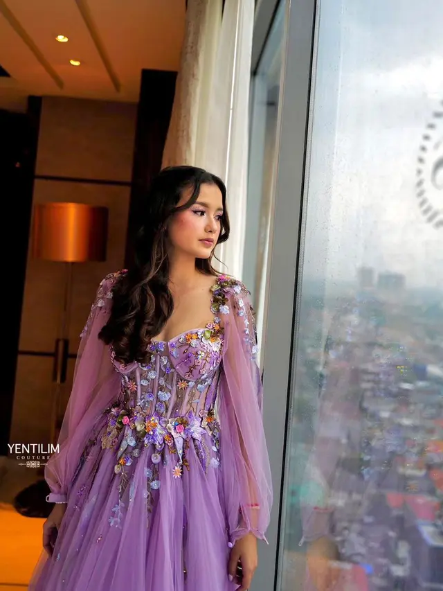 Sarah Menzel tampak menawan (Instagram/ssarah_menzel)