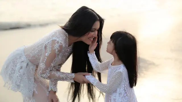 [Bintang] Denada dan Shakira Aurum