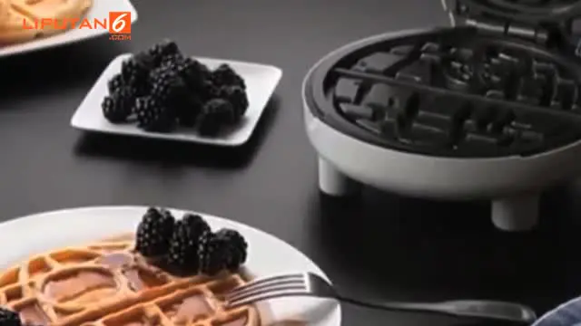 Dengan alat ini, anda akan selalu mengingat Star Wars di setiap gigitan waffle yang anda makan.