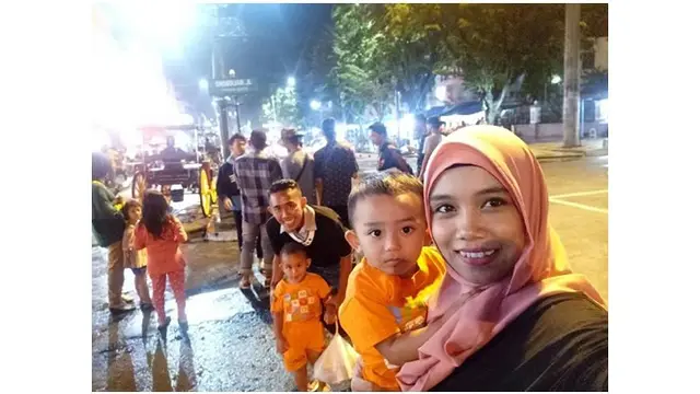 Rendi Irwan bareng keluarga saat di Malioboro Yogyakarta