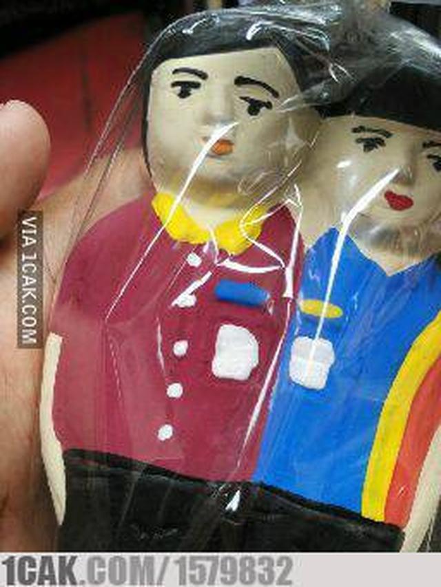 6 Boneka Nyeleneh Ini Bisa Jadi Suvenir Nikahan, Bentuknya Kocak