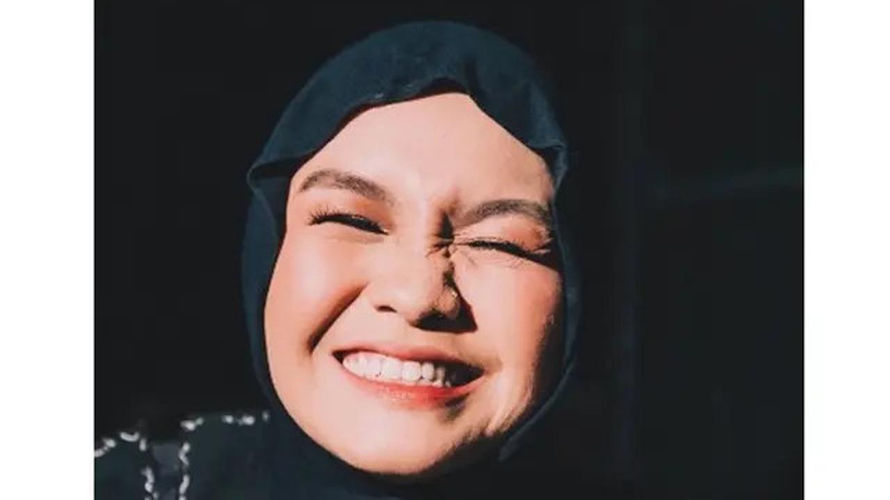 7 Potret Gaya Salma Salsabil di Pestapora 2025, Umumkan Kelahiran Anak Pertama