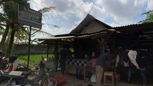Soto Bathok Mbah Katro