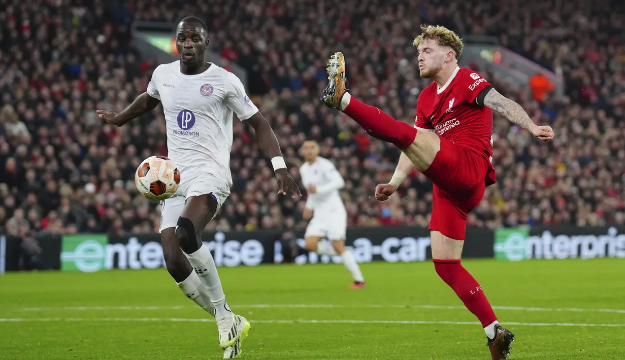 Dua gol tambahan Liverpool dicetak di babak kedua oleh Ryan Gravenberch (65’) dan Mohamed Salah (90+3’). (AP Photo/Jon Super)
