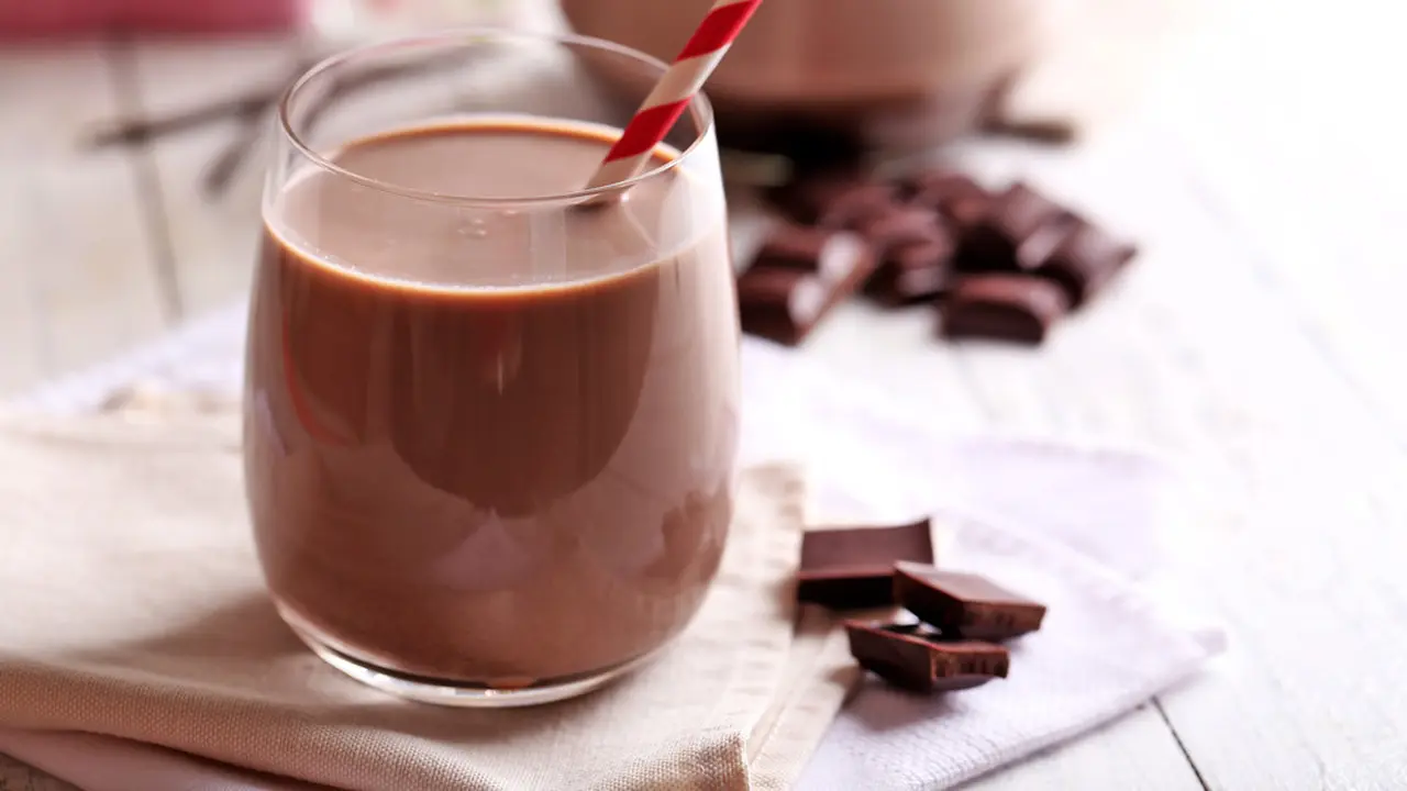 Minuman Susu Cokelat dengan Multigrain