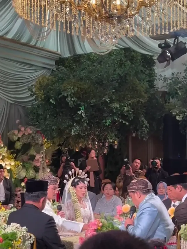 Pernikahan Anak Dede Yusuf, Alifiya Arkana dan Khalifah Alkays (Foto: Instagram Alifiya)