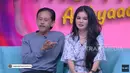 "Dia pemeran utama, aku extras jadi penumpang kendaraan yang dia bawa. Di situ dia langsung bilang jatuh cinta sama aku," kata Karina seperti dilansir dari kanal Youtube TRANS TV Official. [Youtube/TRANS TV Official]