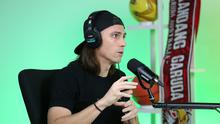 Bek asal Amerika Serikat saat menjalani wawancara di program Bola Break di Studio Bola.com, Gondangdia, Jakarta Pusat, Senin (4/5/2026). (Bola.com/Abdul Aziz)
