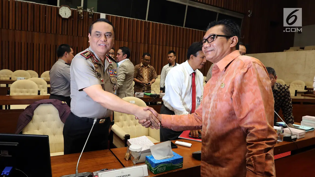 Pansus Hak Angket KPK Serahkan Hasil Audit dari BPK ke Wakpolri