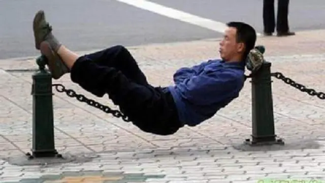 6 Potret Orang Tidur di Sembarang Tempat Ini Bikin Tepuk Jidat
