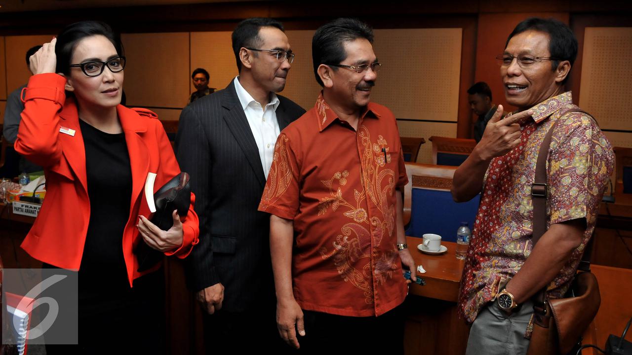 20151021-Rapat-Pansus-Pelindo-II-Jakarta-Rieke-Dyah-Pitaloka-Victor-Simanjuntak