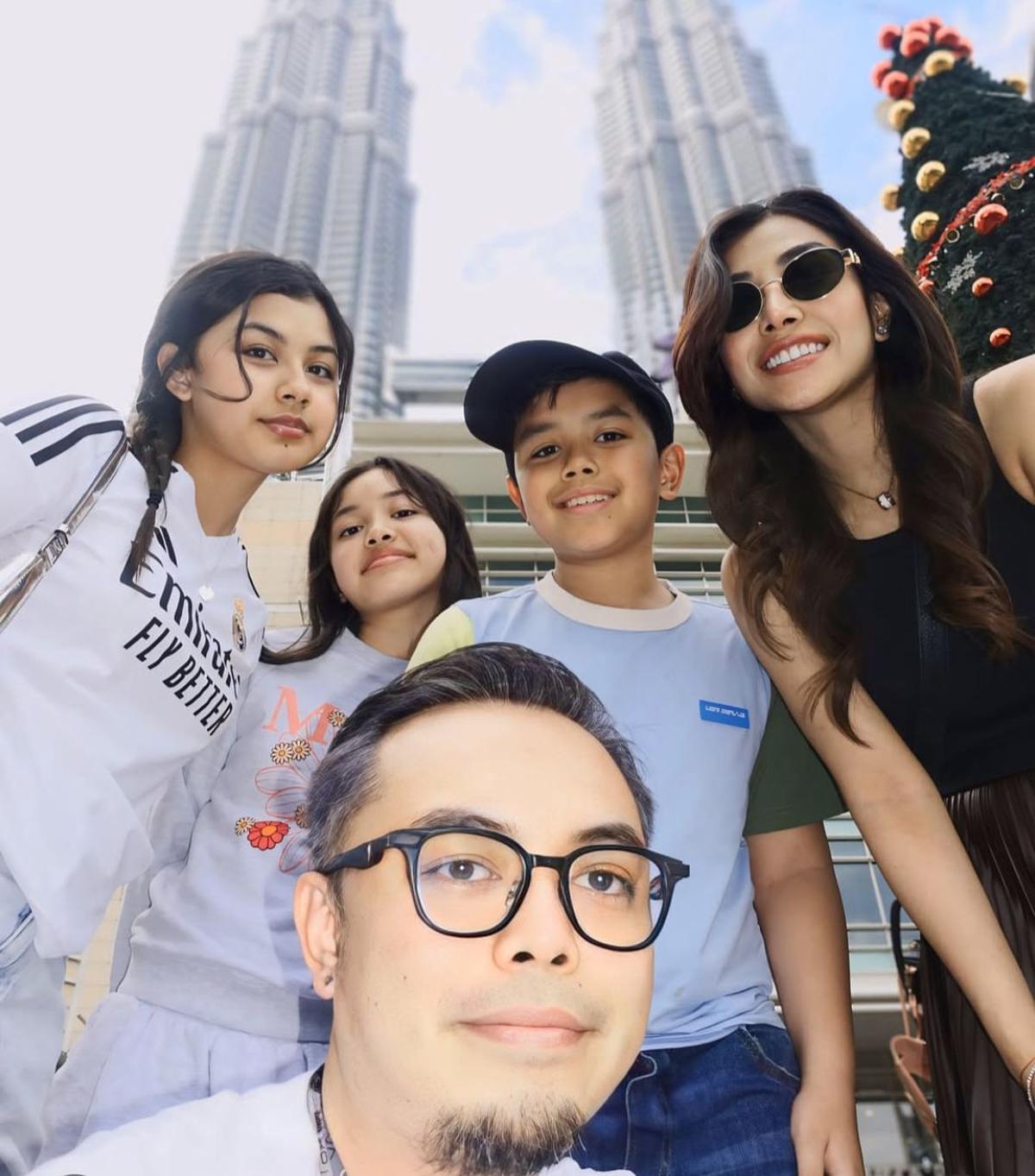 Momen Liburan Nisya Ahmad dengan Mantan Suami di Kuala Lumpur, Kebersamaan Keluarga yang Jadi Sorotan
