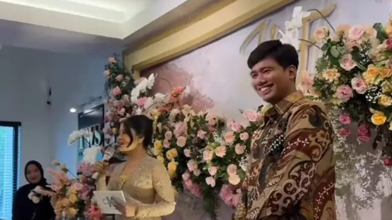7 Potret Lamaran Frans Faisal dan Indah, Fuji dan Fadly Faisal Ikut Salting