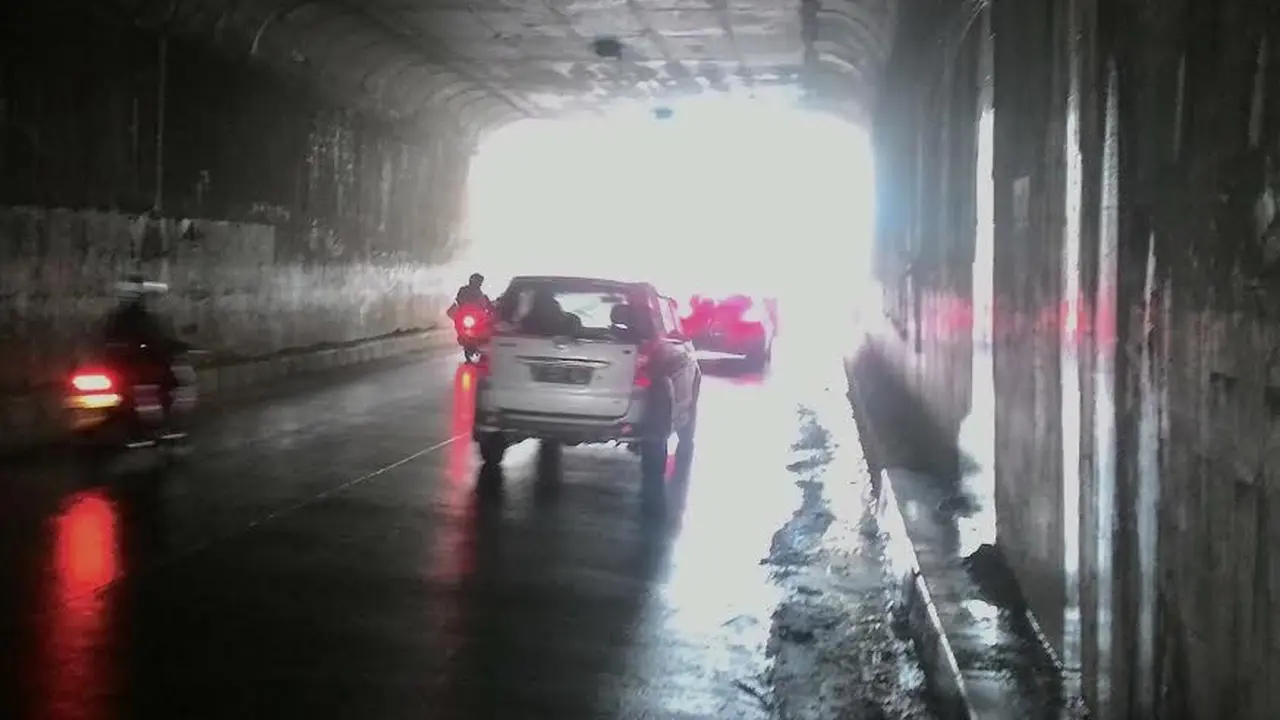 Dinding Jalan Underpass Tanah Sereal Bogor Bocor
