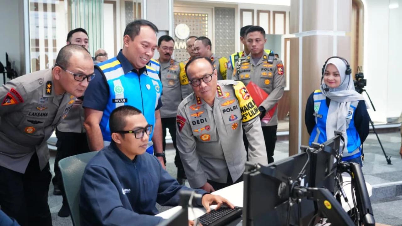 Wakapolri Pantau Arus Balik Nataru di Command Center Tol Jasa Marga Jatiasih