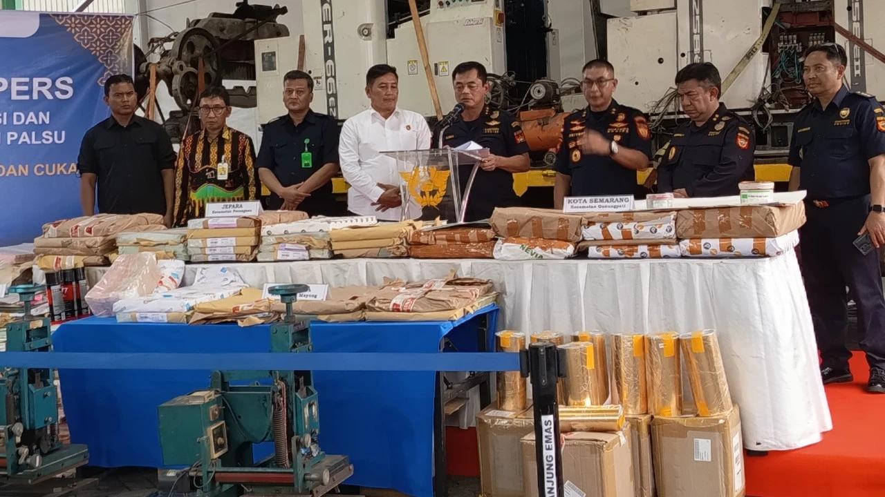 Bea Cukai Bongkar Sindikar Produksi Pita Cukai Ilegal, Potensi Kerugian Capai Rp570 Miliar