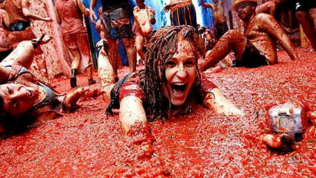 Festival Aneh di Dunia yang Bikin Enggak Habis Pikir