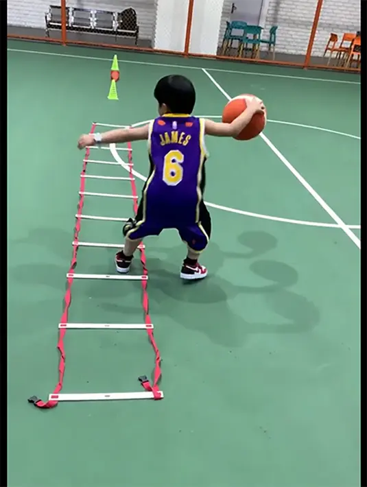 (Instagram/sandradewi88)