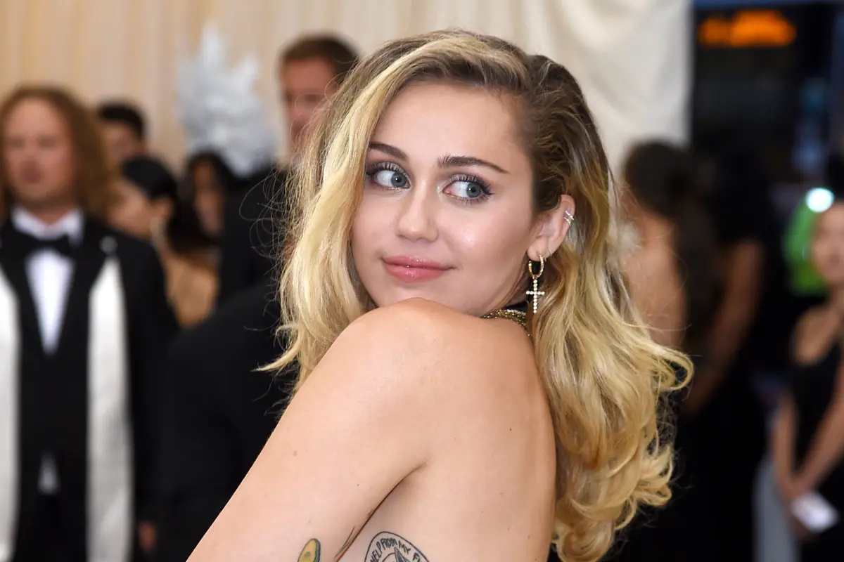 Miley Cyrus di Met Gala 2018