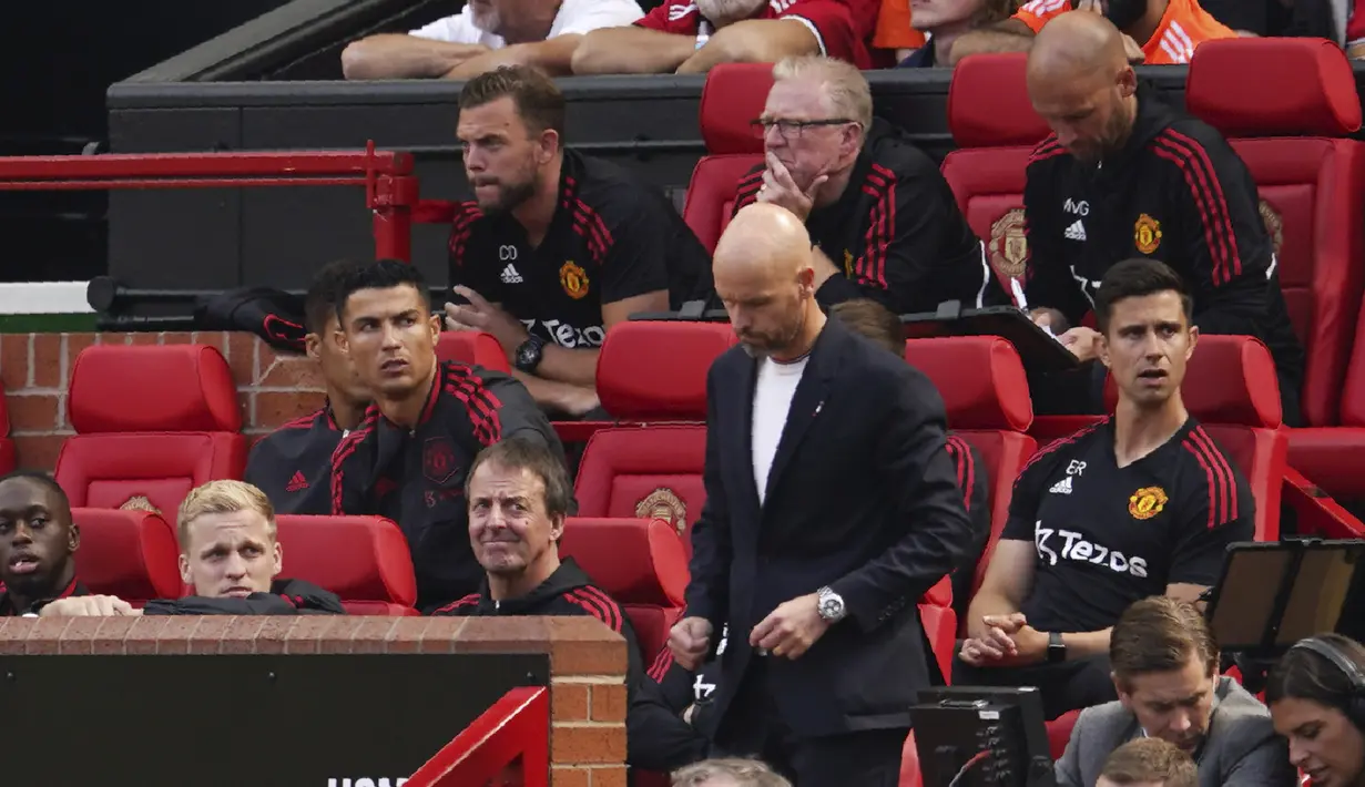 Walaupun Anthony Martial sedang cedera, Erik Ten Hag lebih sudi menduetkan Marcus Rasford dan Jadon Sancho yang banyak membuang peluang dibanding untuk menurunkan Cristiano Ronaldo. (AP Photo/Dave Thompson)