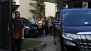 Kendaraan yang digunakan Calon Presiden dan Wakil Presiden nomor urut 02 Prabowo Subianto dan Sandiaga Uno usai melakukan pertemuan dengan Susilo Bambang Yudhoyono (SBY) di Kuningan, Jakarta, Kamis (10/1). (Liputan6.com/Johan Tallo)