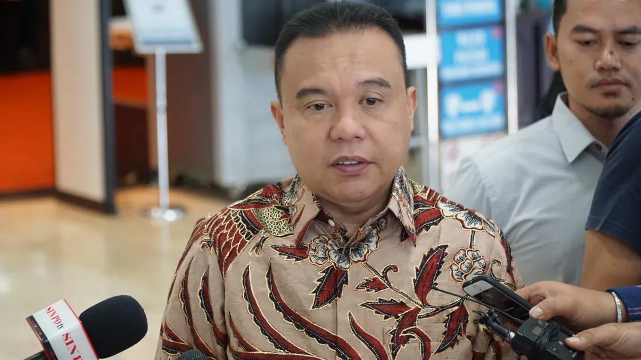 Dasco menjelaskan, sebelum berpasangan dengan Gibran, elektabilitas Prabowo sesuai survei yang dilakukan beberapa lembaga selalu berada di atas.&nbsp;<br>