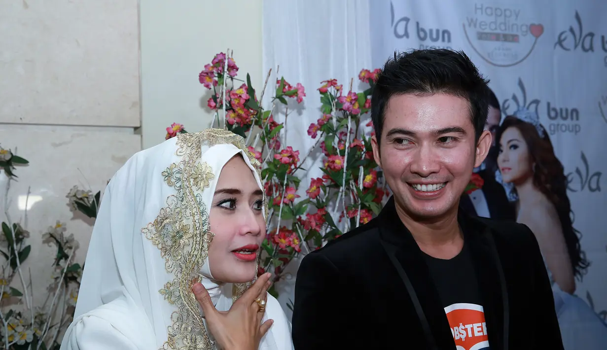 Banyak orang tua yang mengutamakan prestasi di sekolahnya, tetapi tadak dengan Mandala dan sang istri, mereka selalu mengutamakan agama.  (Deki Prayoga/Bintang.com) 