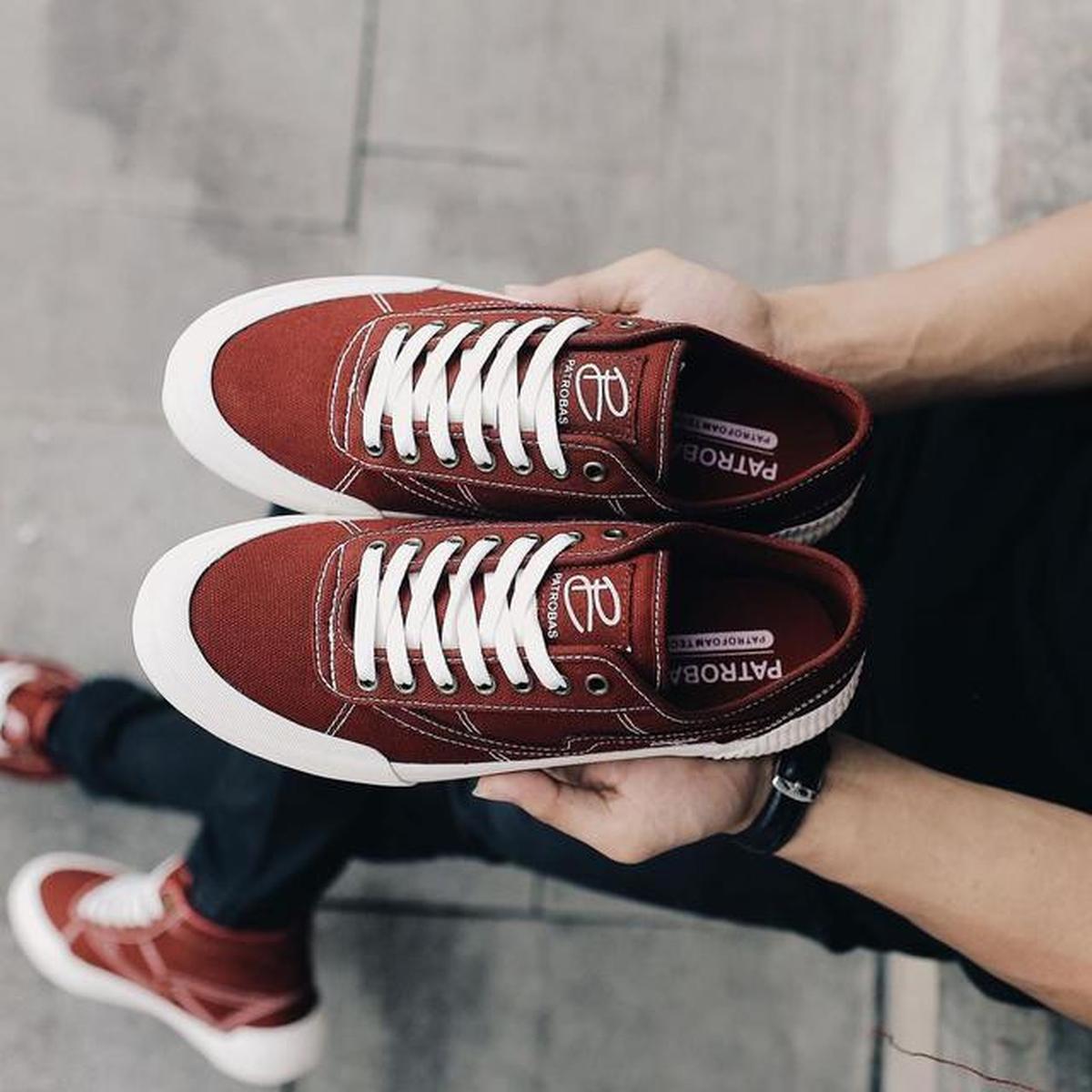 17 Merk Sepatu Lokal dengan Kualitas Premium dan Harganya Lebih Masuk Akal