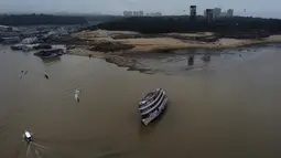 Rekor ini menegaskan bahwa bagian dari hutan hujan terbesar di dunia ini mengalami kekeringan terburuk, hanya lebih dari dua tahun setelah banjir yang paling signifikan. (AP Photo/Edmar Barros)