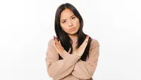 Ilustrasi perempuan menolak, melarang, menghindar, dan cuek. (Foto: Freepik/drobotdean)