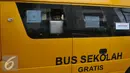 Siswa berada di dalam bus sekolah khusus bagi pelajar penyandang disabilitas di Panti Sosial Bina Netra Cahaya Bathin, Jakarta, Selasa (2/2). Bus diluncurkan untuk mempermudah pelajar penyandang disabilitas pergi ke sekolah. (Liputan6.com/Gempur M Surya)