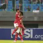 Se;ebrasi pemain Timnas Indonesia U-19, Ronaldo Joybera R Junior Kwateh usai&nbsp;menjebol&nbsp;gawang Timnas Brunai Darussalam U-19 dalam pertandingan Grup A Piala AFF U-19 2022 yang digelar di Stadion Patriot Candrabhaga, Bekasi, Senin (4/7/2022). (Bola.com/M Iqbal Ichsan)