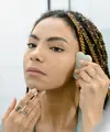 Ilustrasi Konsisten untuk Face Massage Credit: Pexels.com/TimaMiroshnichenko